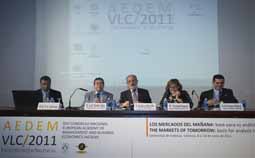 D'esquerra a dreta, el professor P.K. Kannan; Luis Tomás Díez; Esteban Morcillo; Trinidad Casasús i Enrique Bigné.
